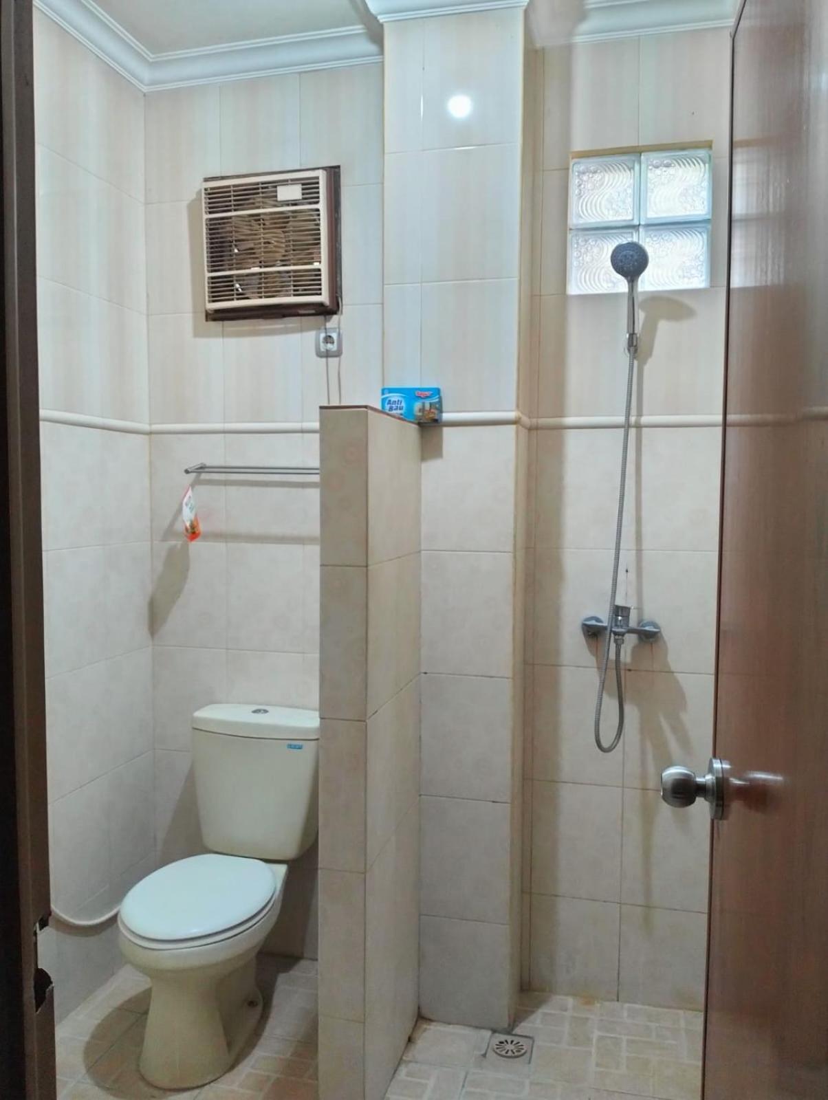 Nakula Familiar Guest house *
